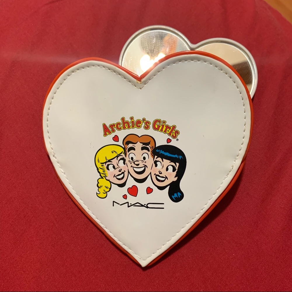MAC archie’s girls mirror and pouch